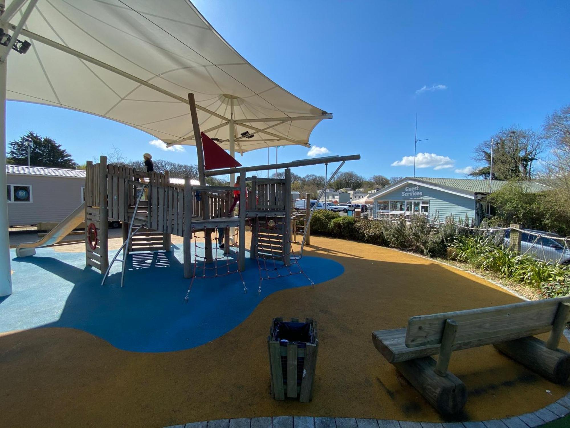 Whitecliff Bay Holiday Park - Most Popular Location Near Pools, Clubs And Beach بيمبريدج المظهر الخارجي الصورة